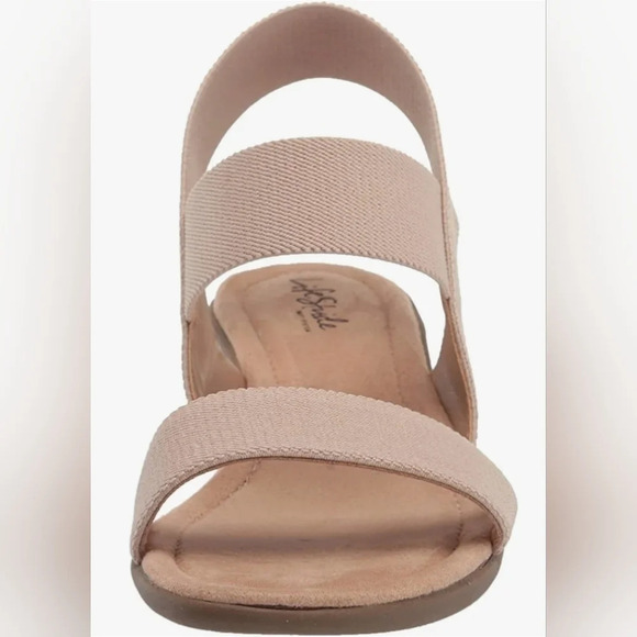 LifeStride Tandy Taupe Sandals - Picture 2 of 11
